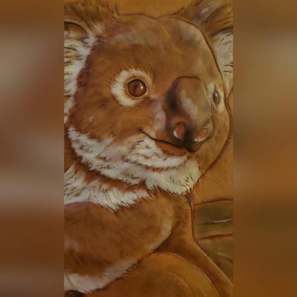 Vintage Koala art, leatherwork sculpted and hand colored - Picture 5 of 10